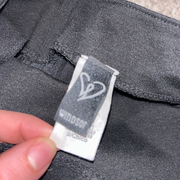 black skirt - Picture 3 of 7